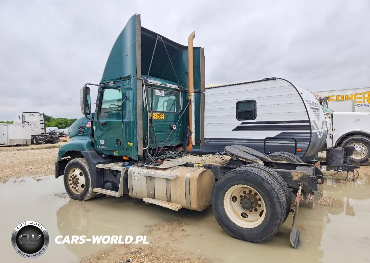2017 Mack Cxu612 Semi Truck VIN:1M1AW01X4HM009593 - 3