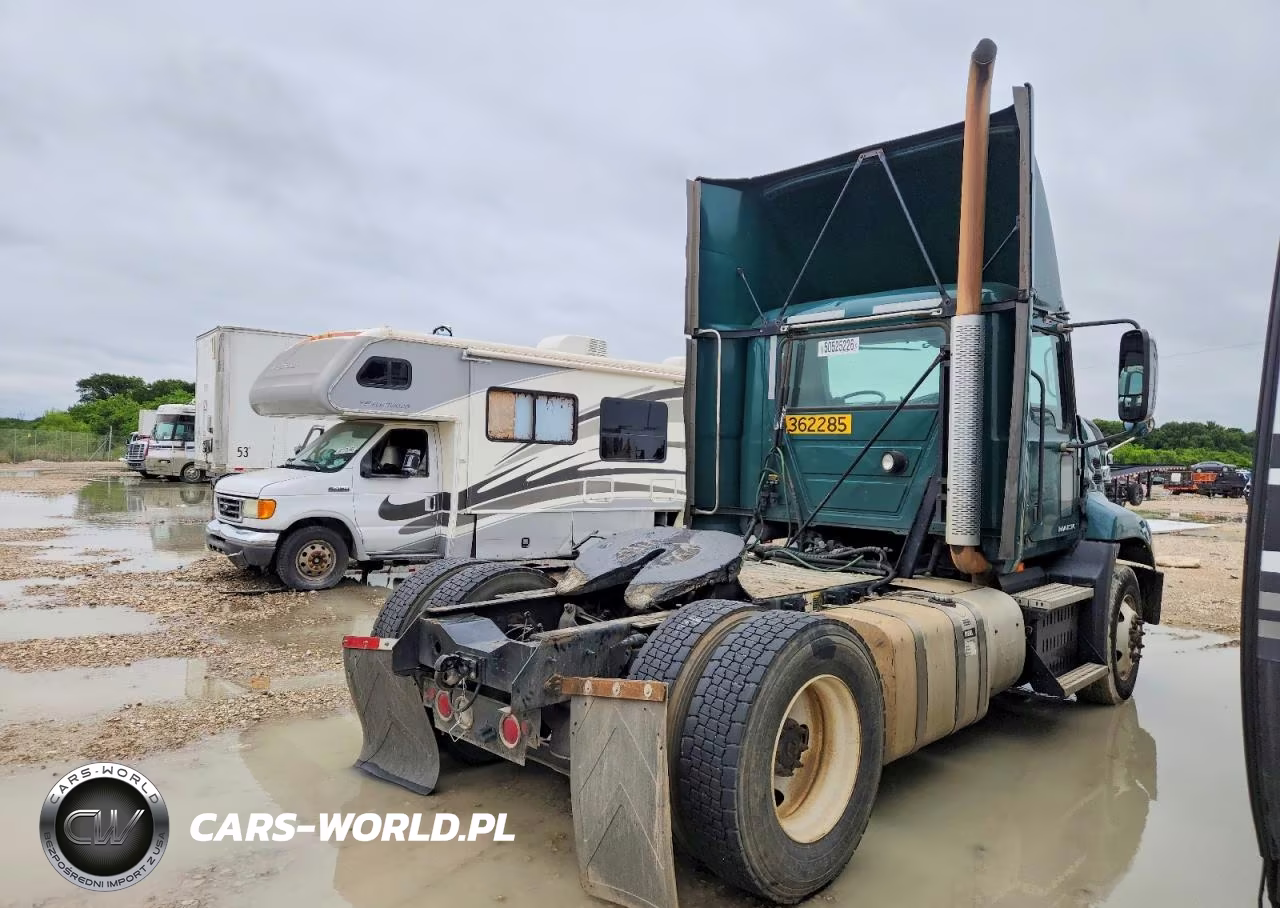 2017 Mack Cxu612 Semi Truck VIN:1M1AW01X4HM009593 - 4
