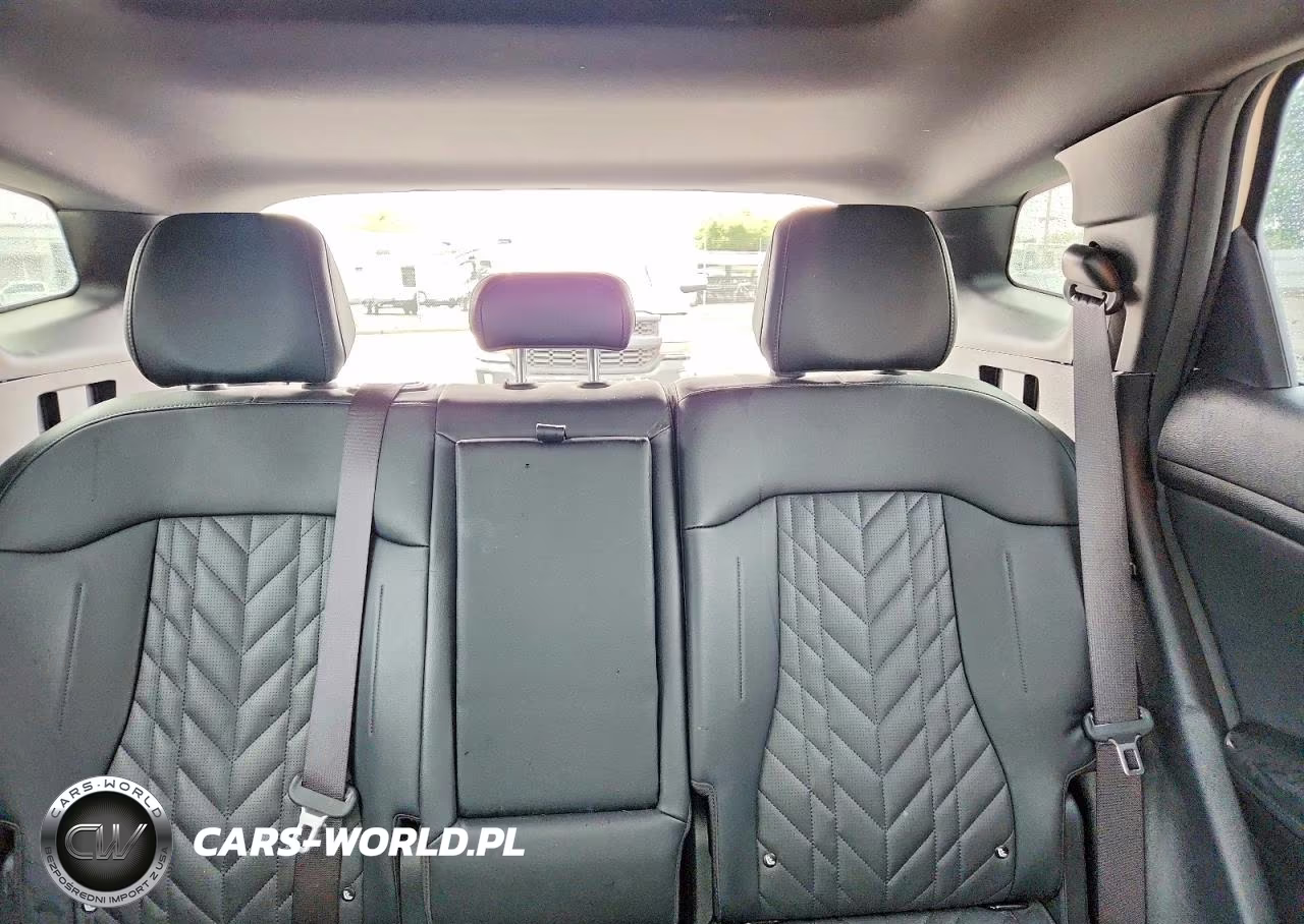 2024 Kia Sportage X Line VIN:KNDPYDDH8R7163353 - 10