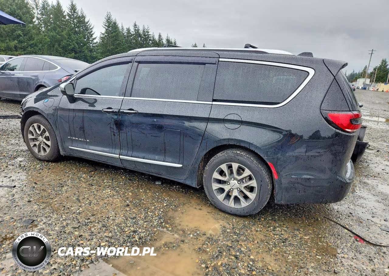 2022 Chrysler Pacifica Hybrid Pinnacle VIN:2C4RC1N75NR205532 - 3