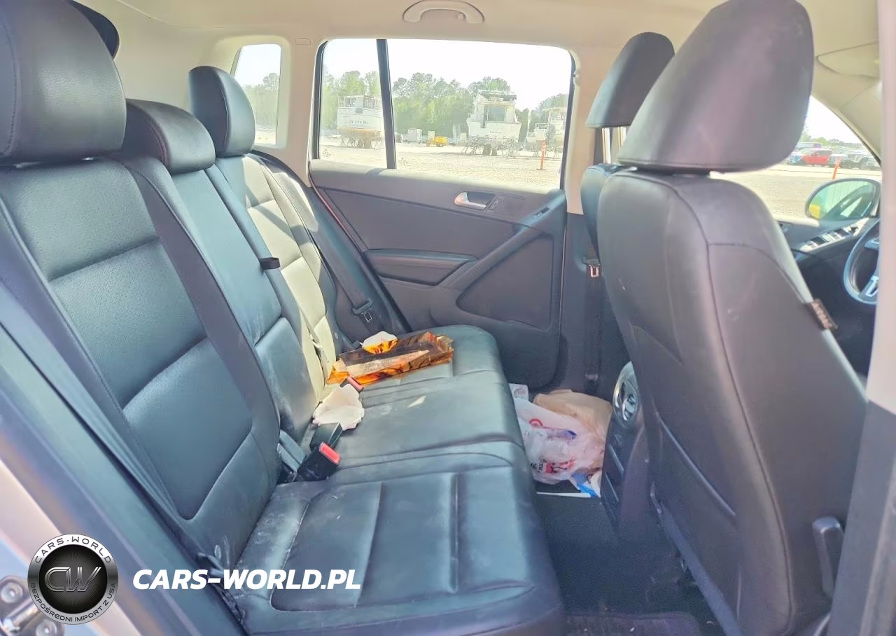2017 Volkswagen Tiguan S VIN:WVGBV7AX4HK026028 - 11