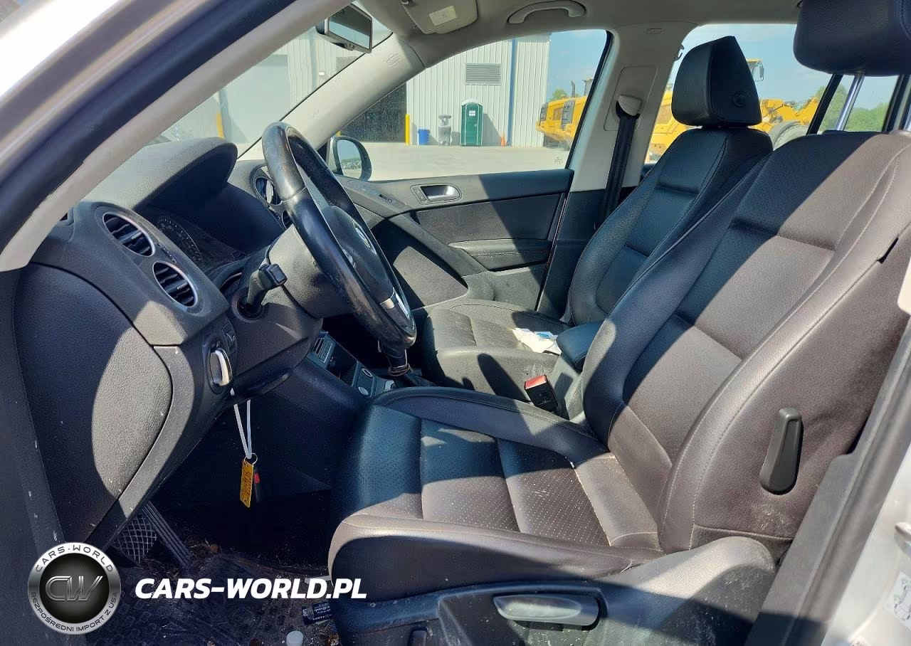 2017 Volkswagen Tiguan S VIN:WVGBV7AX4HK026028 - 7