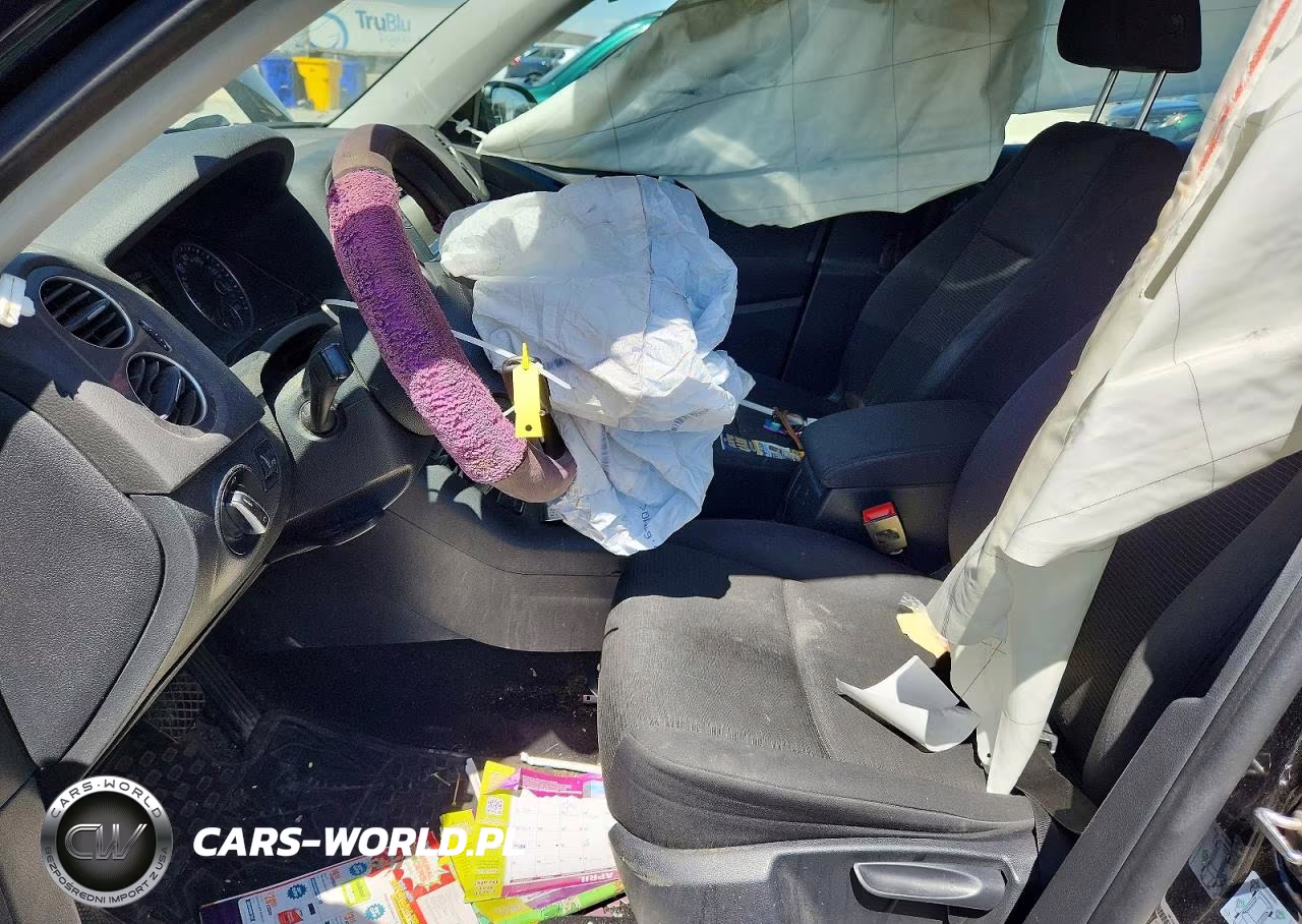 2017 Volkswagen Tiguan S VIN:WVGBV7AX7HK045477 - 7