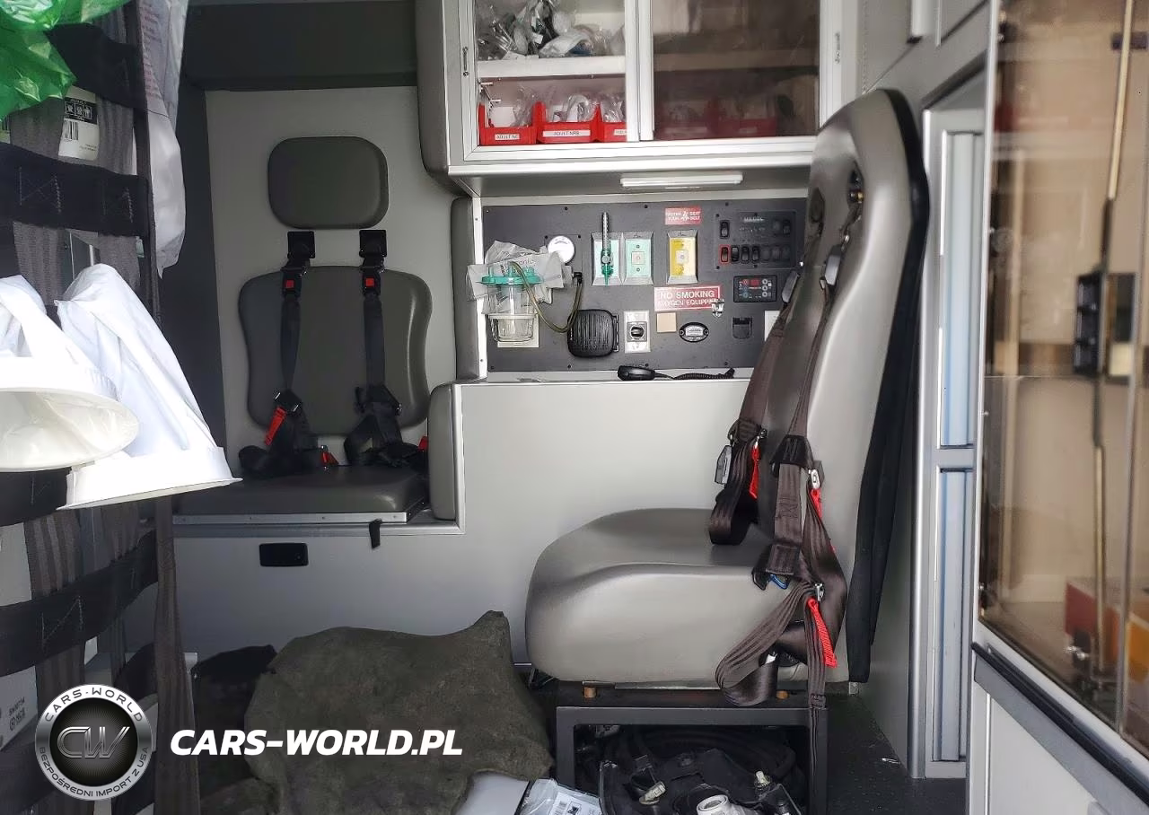 2019 Ford E-350 VIN:1FDWE3FSXKDC73136 - 10