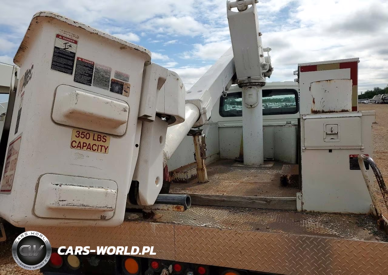 2007 International 4200 Bucket Truck VIN:1HTMPAFL27H340897 - 6