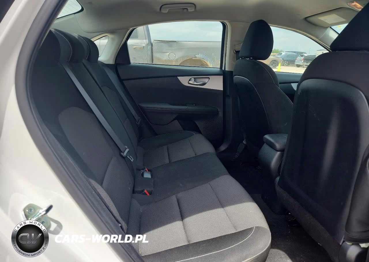2024 Kia Forte Lxs VIN:3KPF24AD6RE768888 - 10