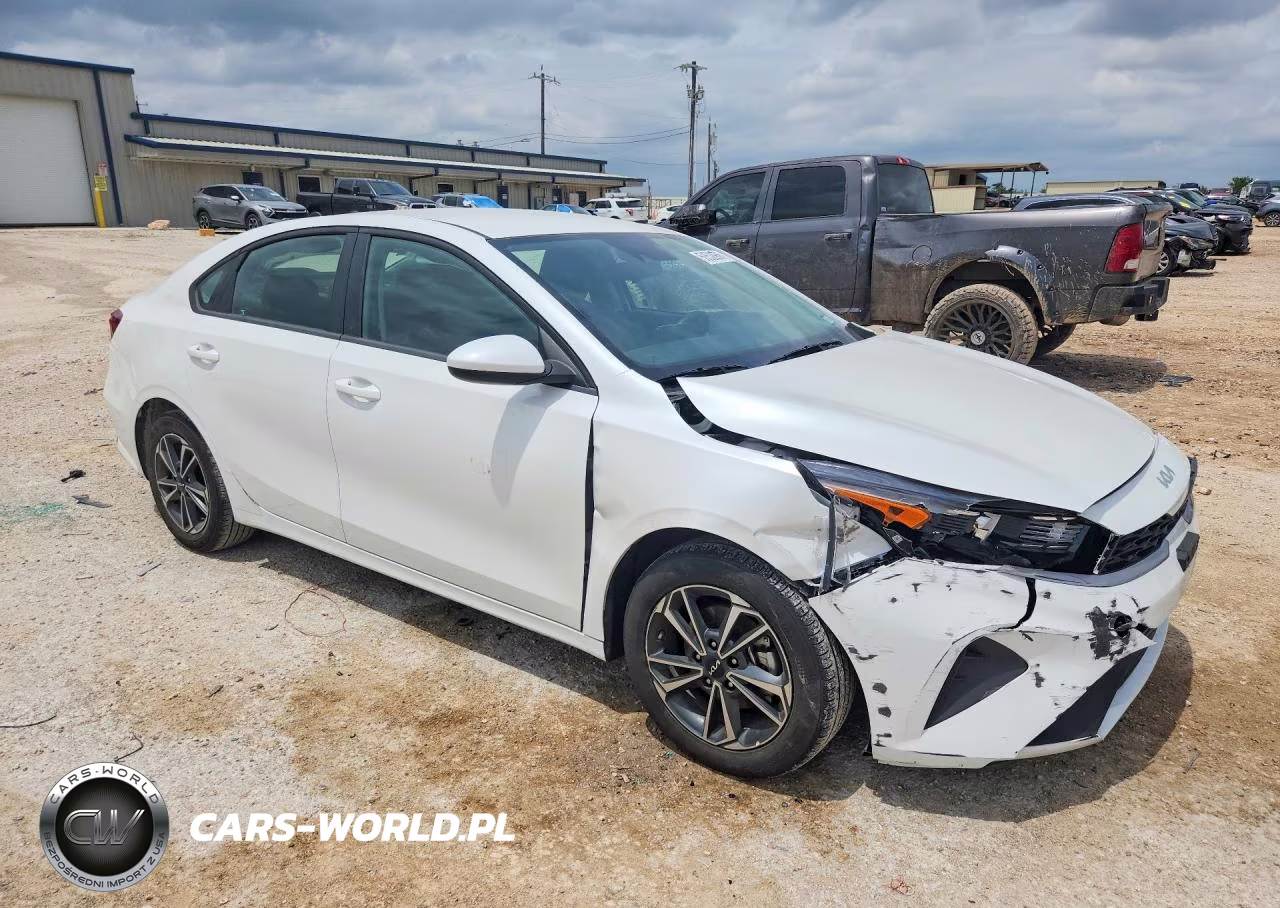 2024 Kia Forte Lxs VIN:3KPF24AD6RE768888 - 4