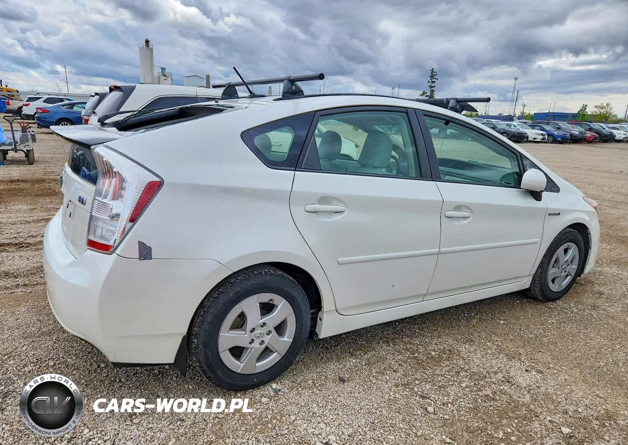 2011 Toyota Prius Two VIN:JTDKN3DUXB1407989 - 3