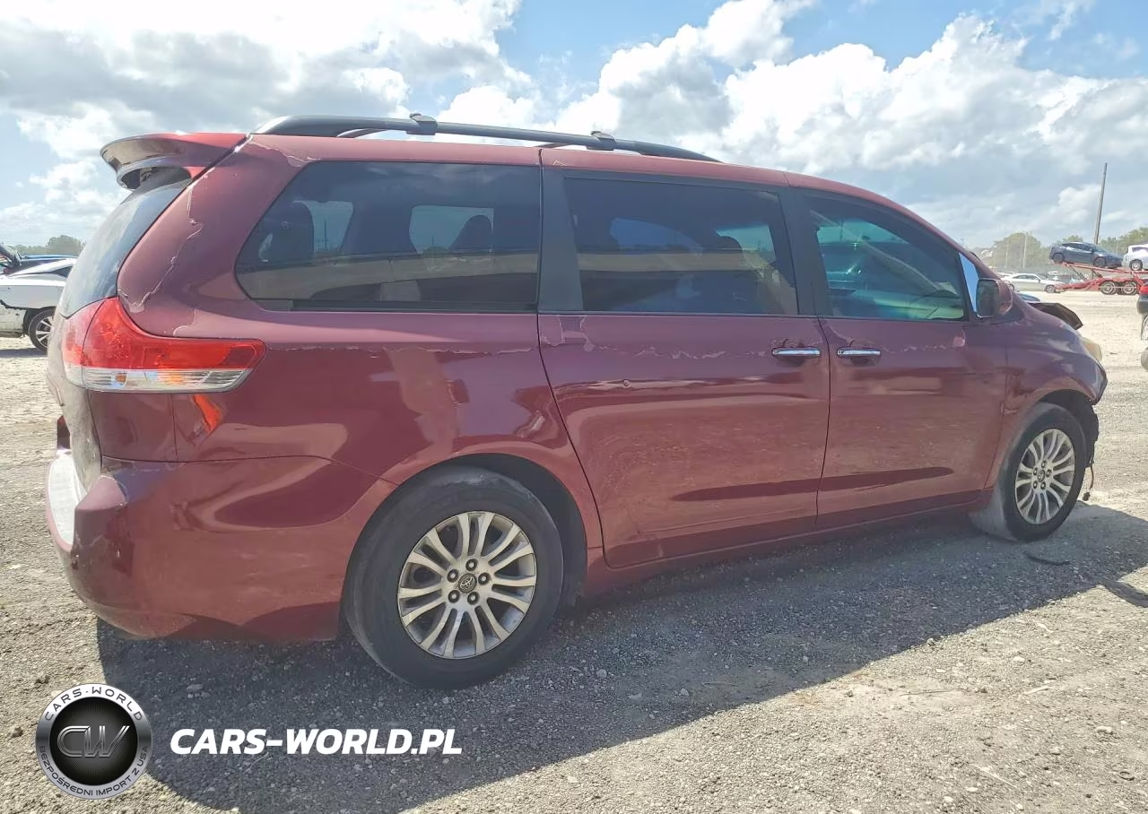 2011 Toyota Sienna Xle 8-Passenger VIN:5TDYK3DC2BS005204 - 3