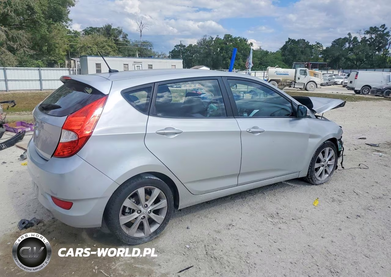 2013 Hyundai Accent Se VIN:KMHCU5AEXDU059351 - 3