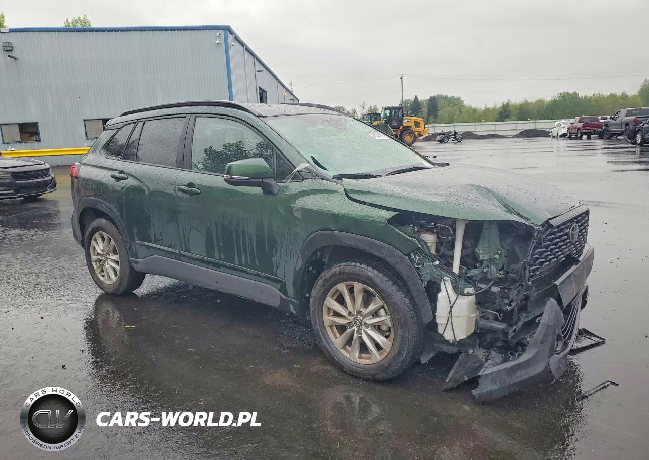 2022 Toyota Corolla Cross Le VIN:7MUBAABGXNV027755 - 4