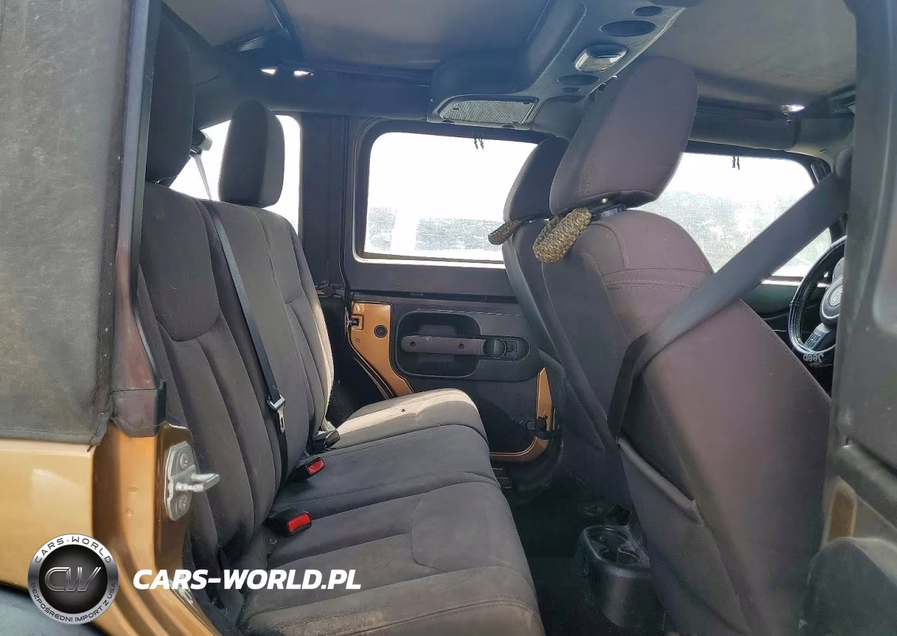 2015 Jeep Wrangler Unlimited Sport VIN:1C4BJWDG9FL640859 - 10
