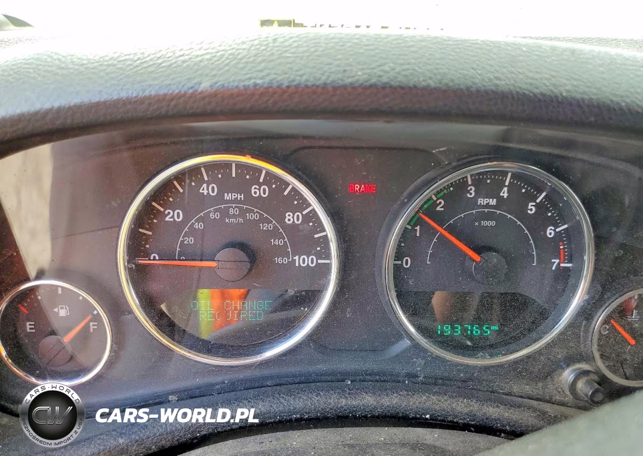 2015 Jeep Wrangler Unlimited Sport VIN:1C4BJWDG9FL640859 - 9