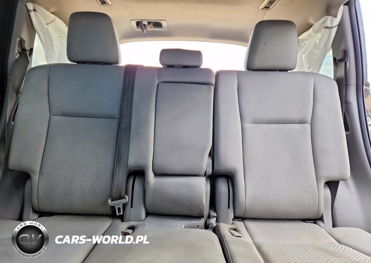 2019 Toyota Highlander Le VIN:5TDZARFH1KS043185 - 10