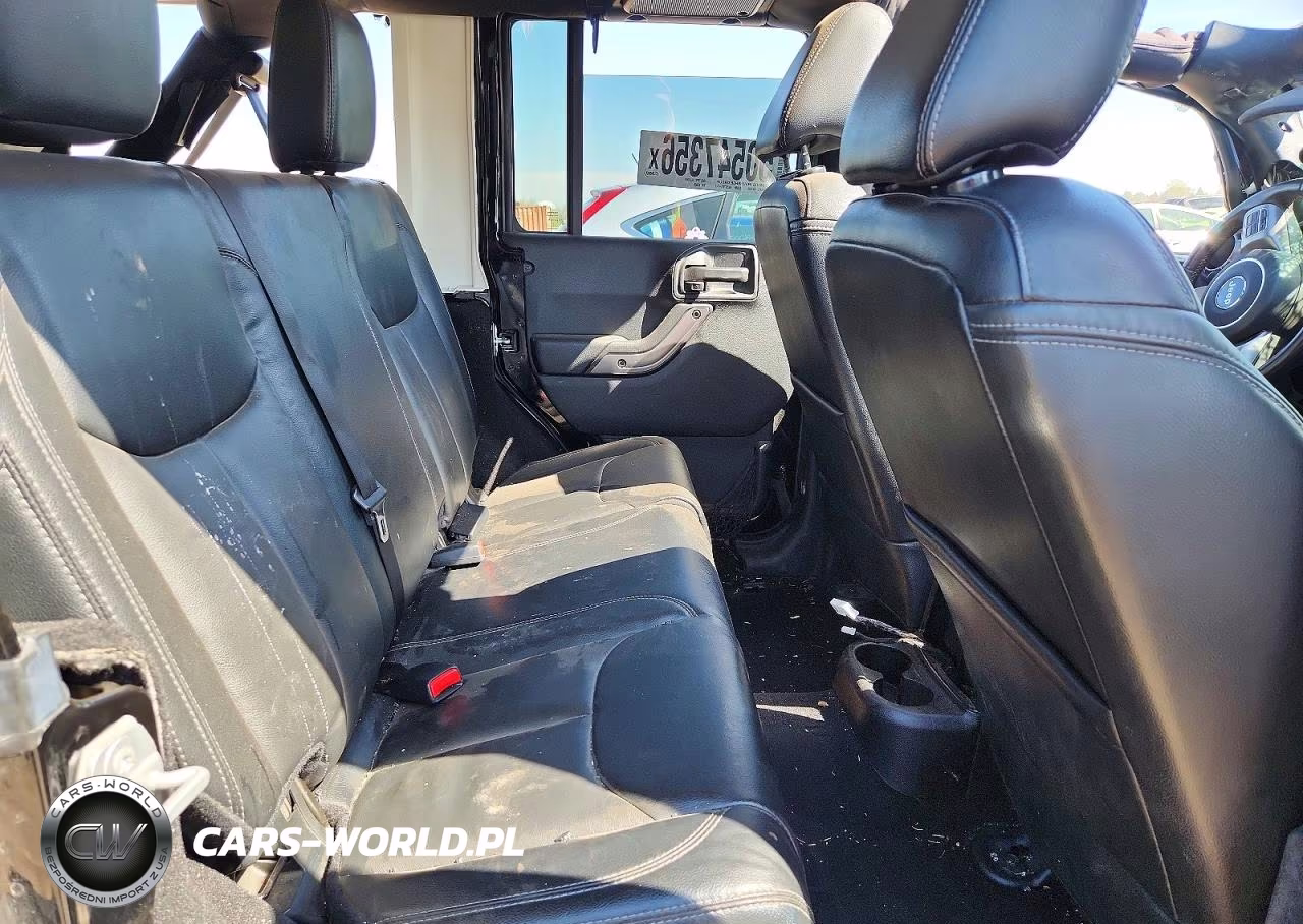 2018 Jeep Wrangler Unlimited Sahara VIN:1C4BJWEG6JL853968 - 10