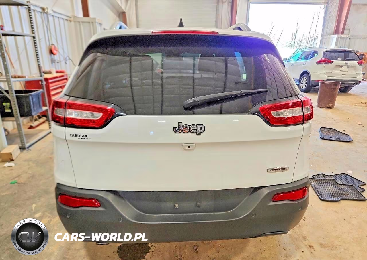 2017 Jeep Cherokee Latitude VIN:1C4PJLCB0HW586234 - 6