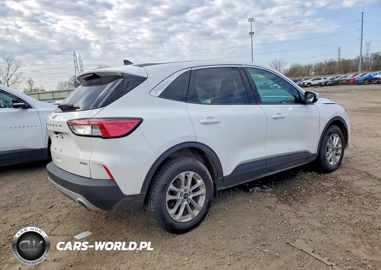 2021 Ford Escape Se VIN:1FMCU9BZ2MUA16471 - 3