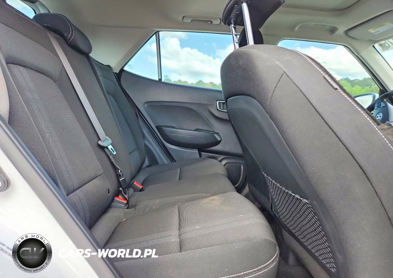 2026 Hyundai Venue Sel VIN:KMHRC8A34TU421945 - 11