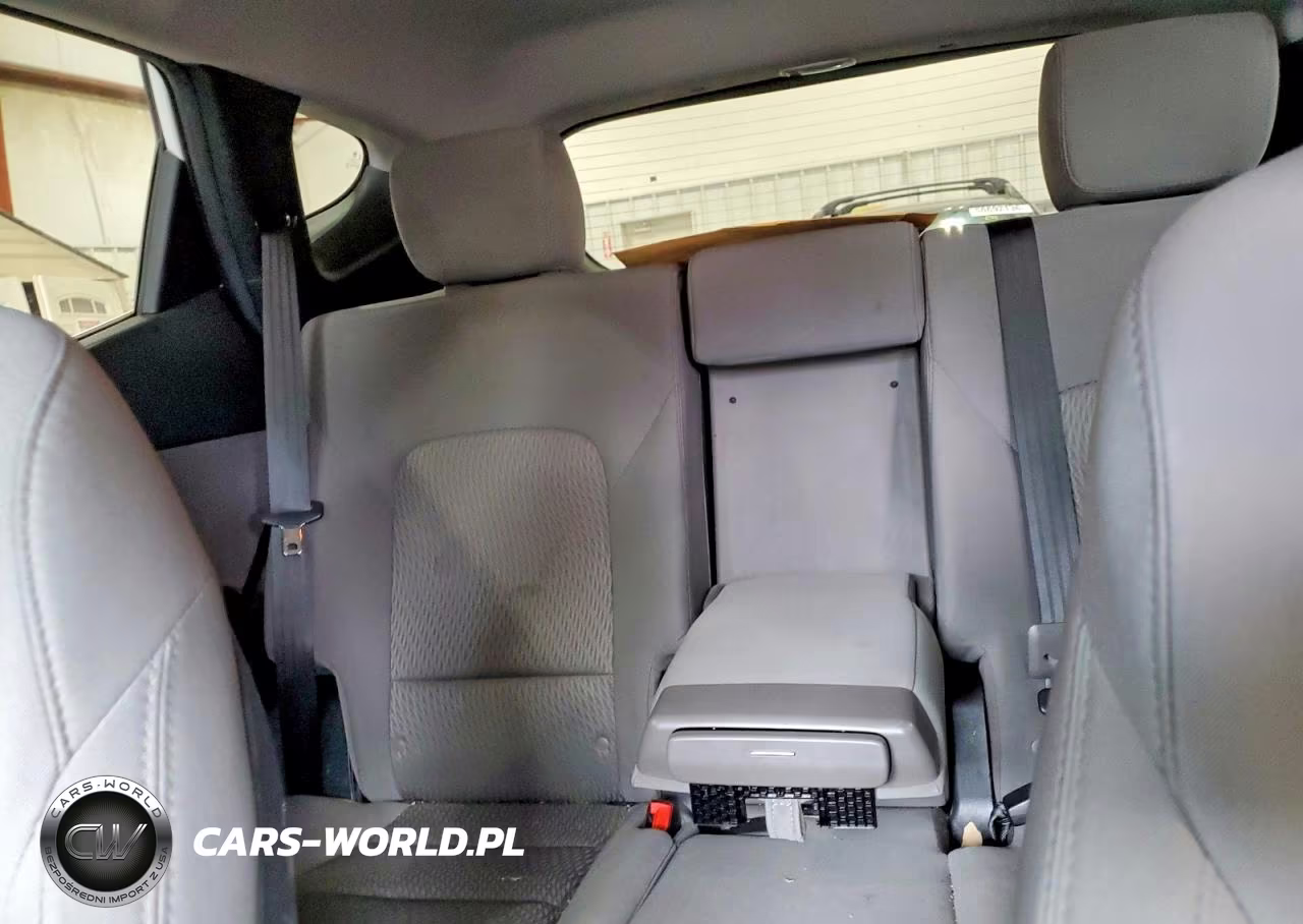 2018 Hyundai Santa Fe Sport 2.4L VIN:5XYZT3LB2JG564984 - 10