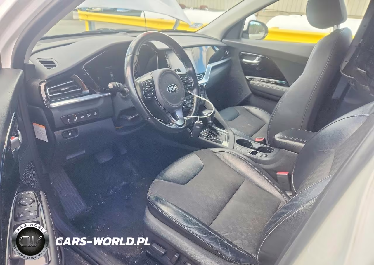 2020 Kia Niro Touring VIN:KNDCC3LC0L5429285 - 8