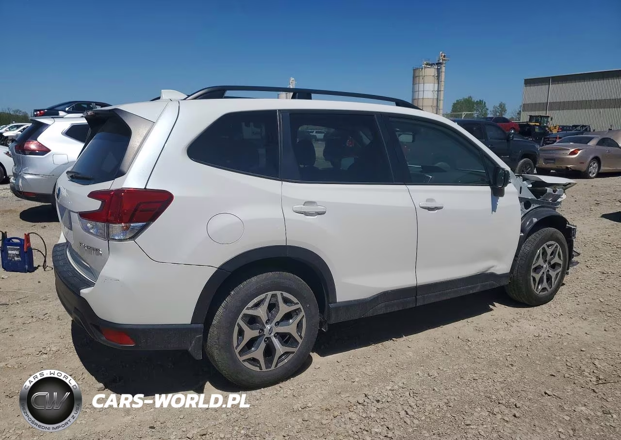 2020 Subaru Forester Premium VIN:JF2SKAJC9LH523378 - 3