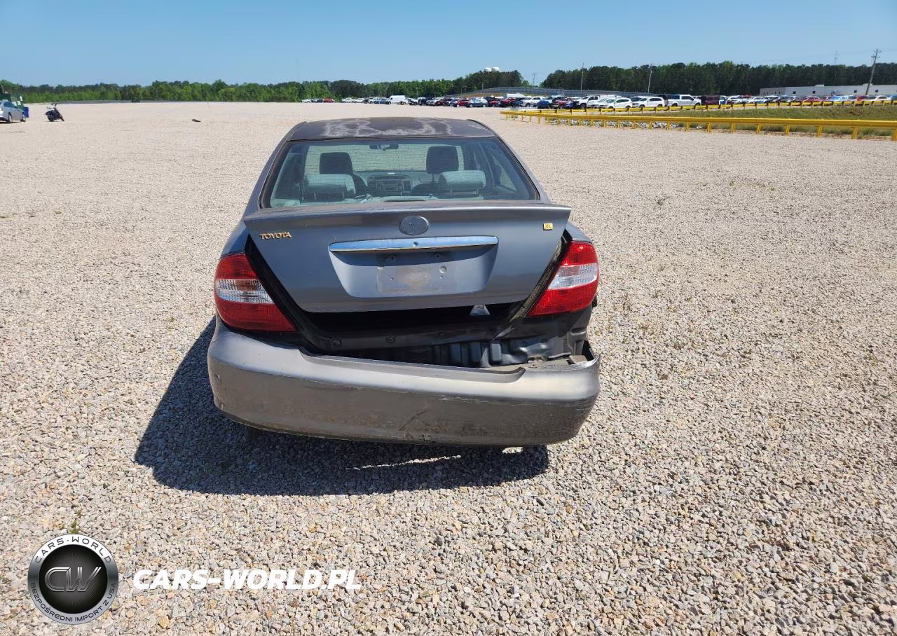 2002 Toyota Camry VIN:JTDBE32K520095197 - 6