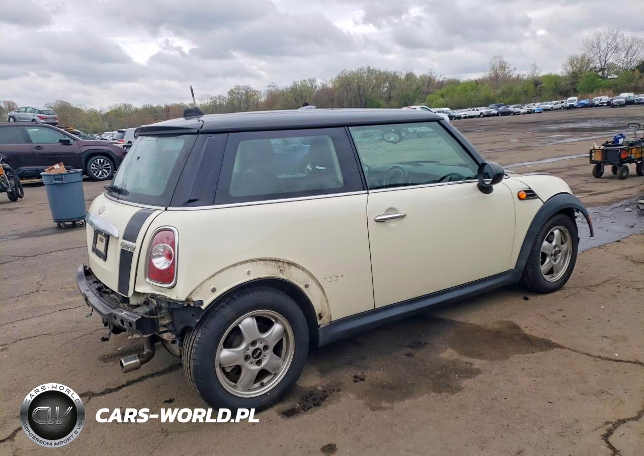 2011 Mini Cooper VIN:WMWSU3C50BT096555 - 3