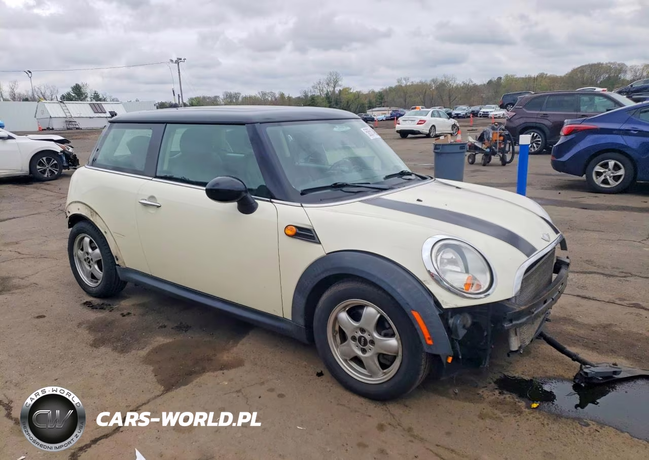 2011 Mini Cooper VIN:WMWSU3C50BT096555 - 4
