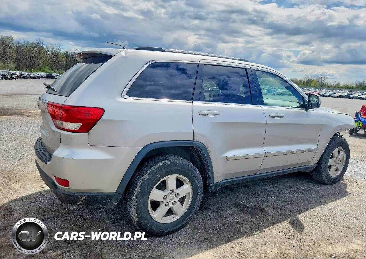 2011 Jeep Grand Cherokee Laredo VIN:1J4RR4GG5BC587380 - 3