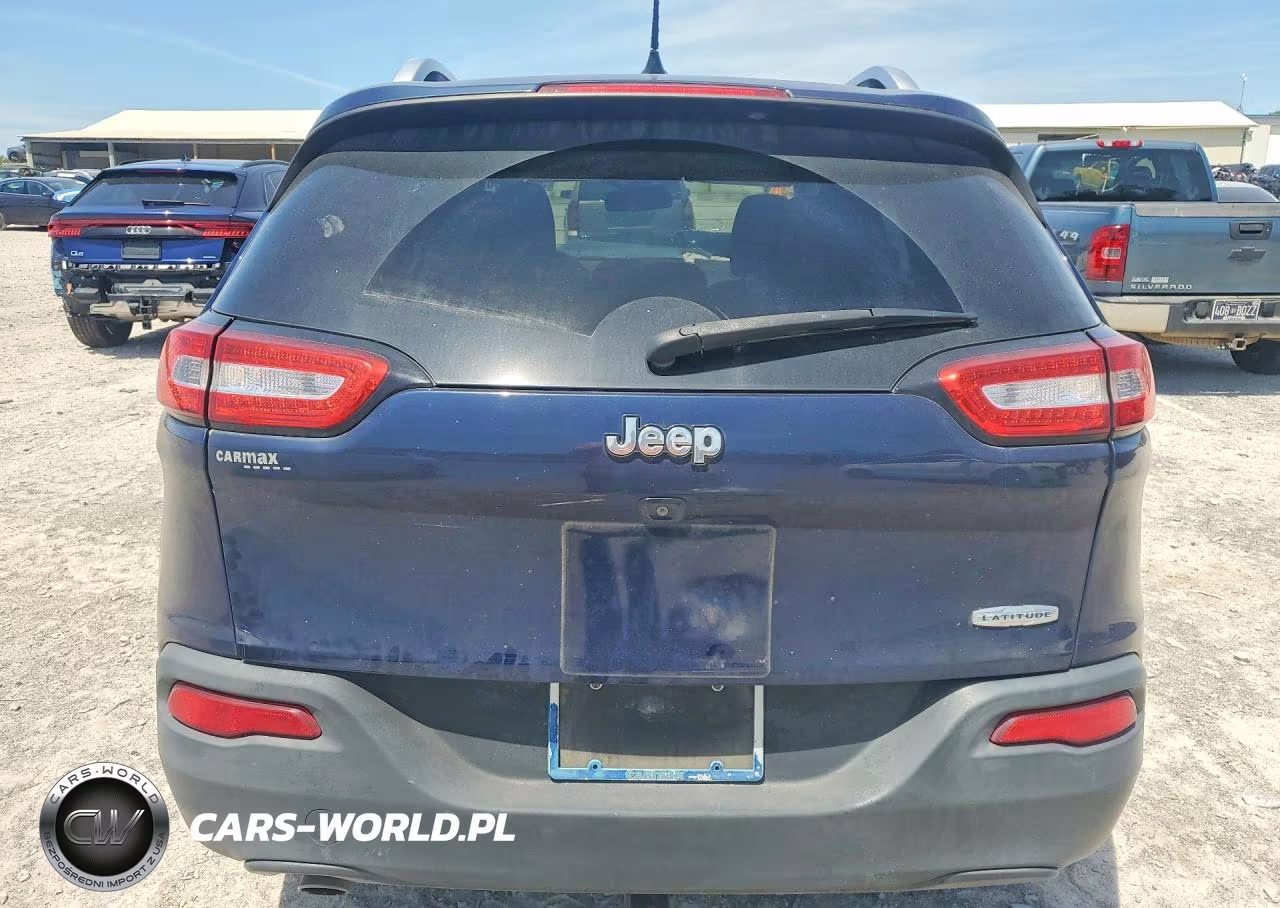 2015 Jeep Cherokee Latitude VIN:1C4PJLCB1FW694245 - 6