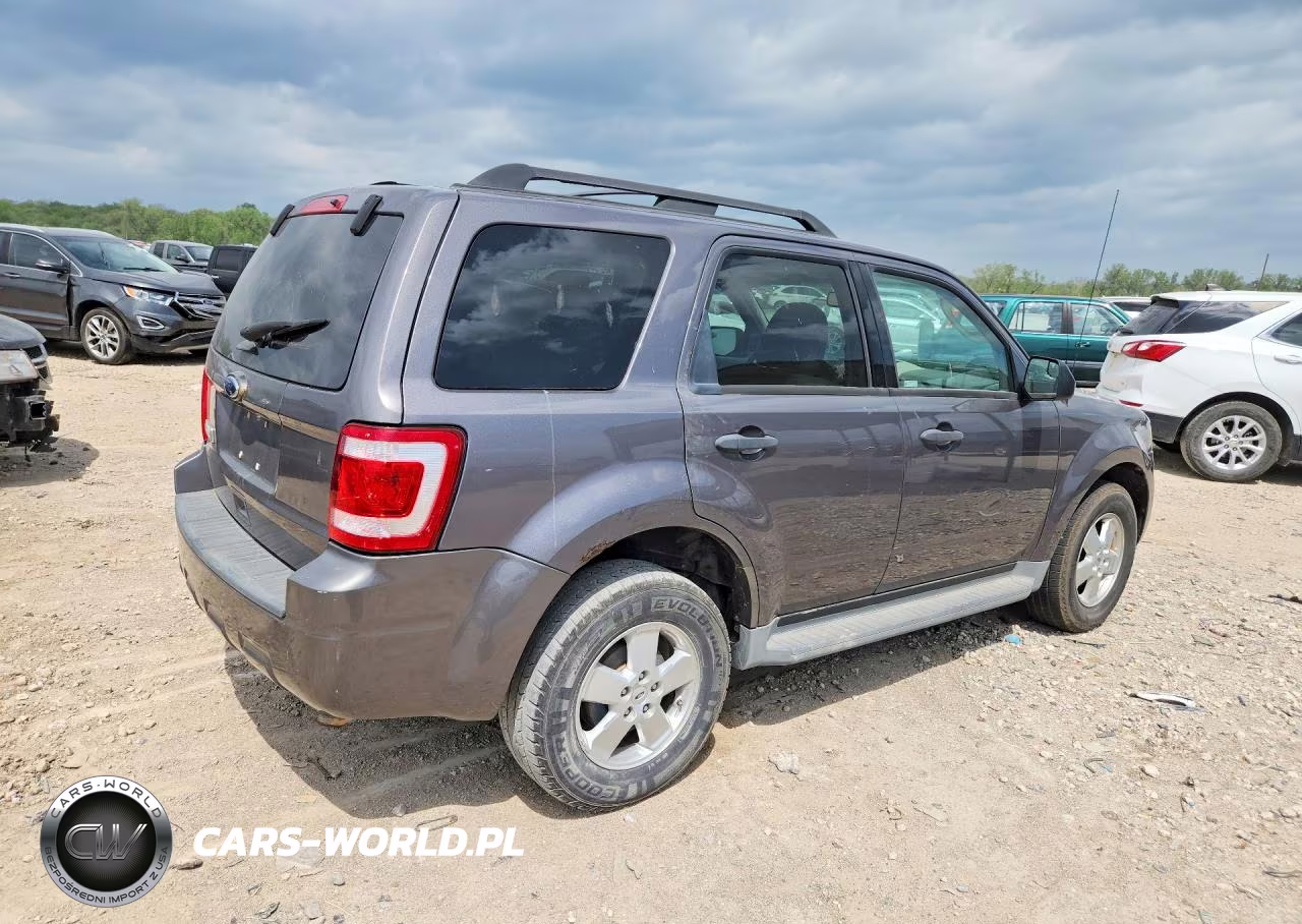 2011 Ford Escape Xlt VIN:1FMCU0D75BKA87972 - 3