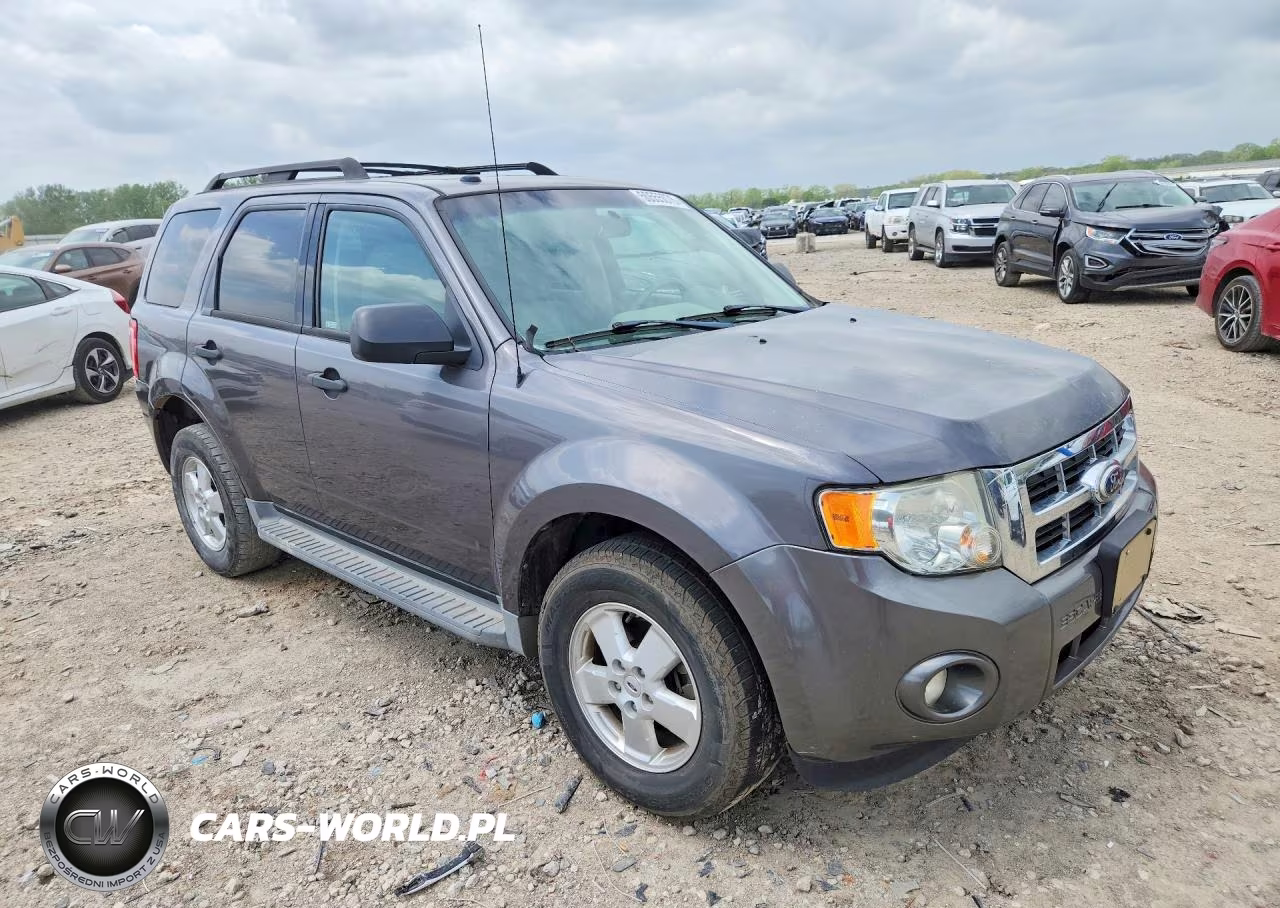 2011 Ford Escape Xlt VIN:1FMCU0D75BKA87972 - 4