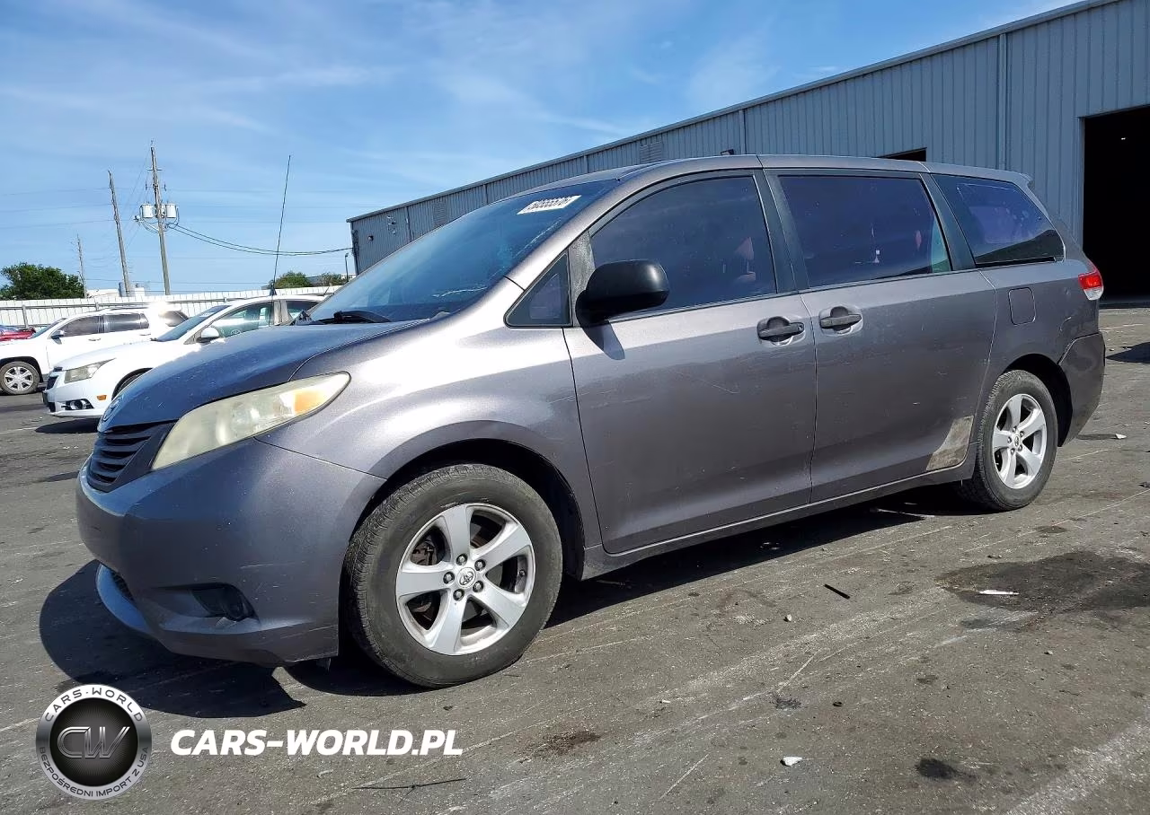 2011 Toyota Sienna Base 7-Passenger