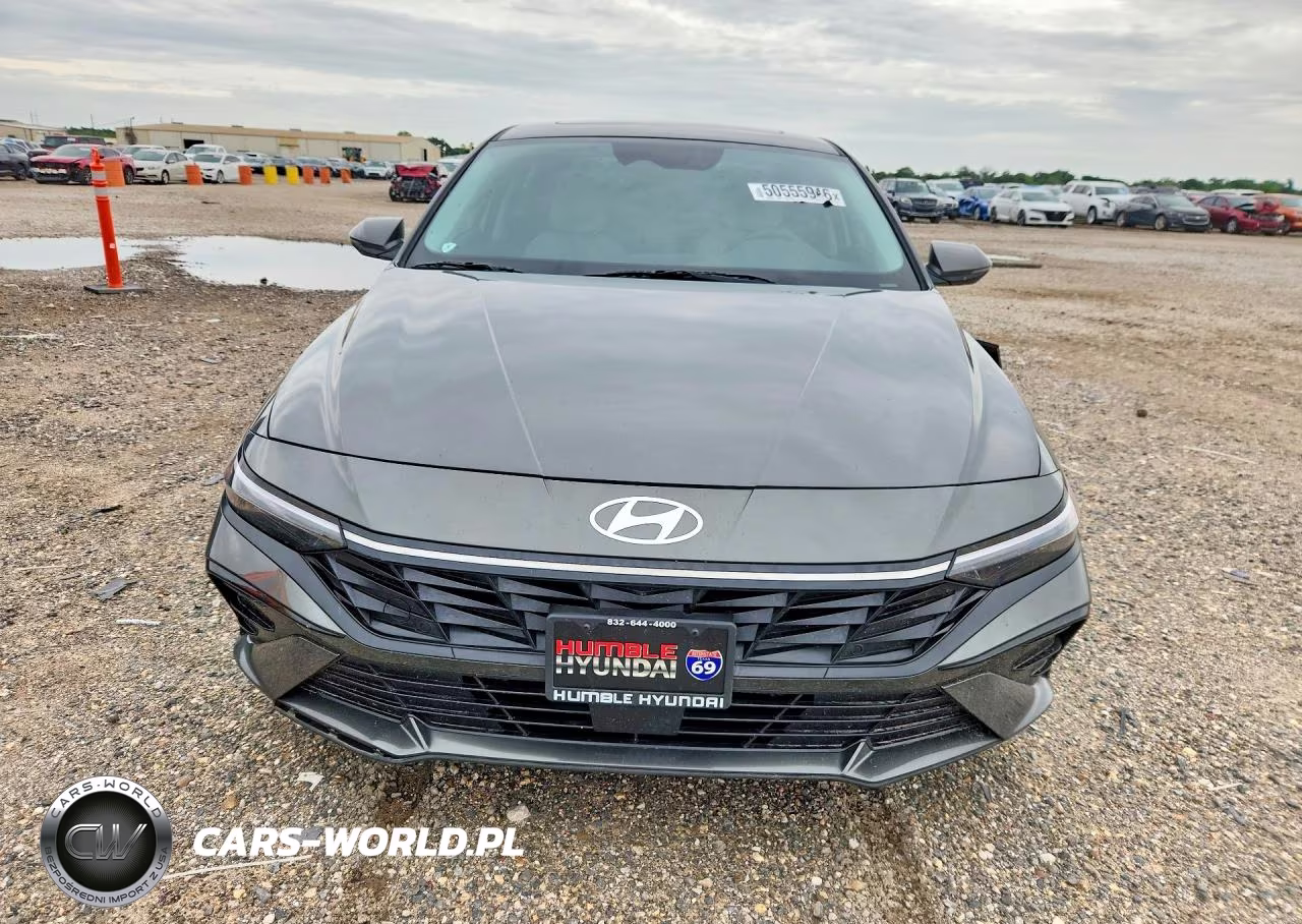 2025 Hyundai Elantra Limited VIN:KMHLN4DJXSU130013 - 5