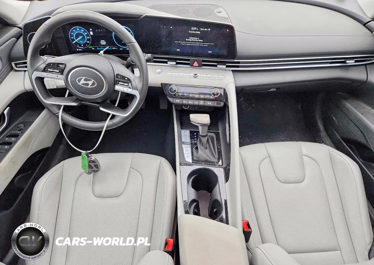 2025 Hyundai Elantra Limited VIN:KMHLN4DJXSU130013 - 8