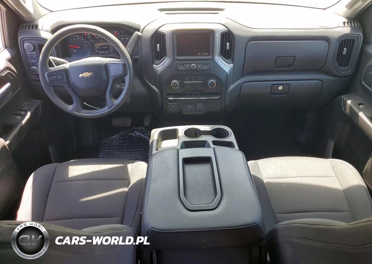 2019 Chevrolet Silverado K1500 Custom VIN:3GCUYBEF0KG700943 - 8