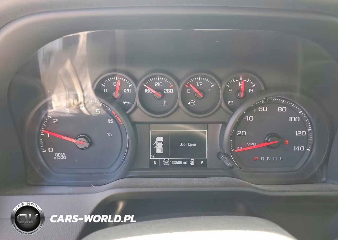 2019 Chevrolet Silverado K1500 Custom VIN:3GCUYBEF0KG700943 - 9
