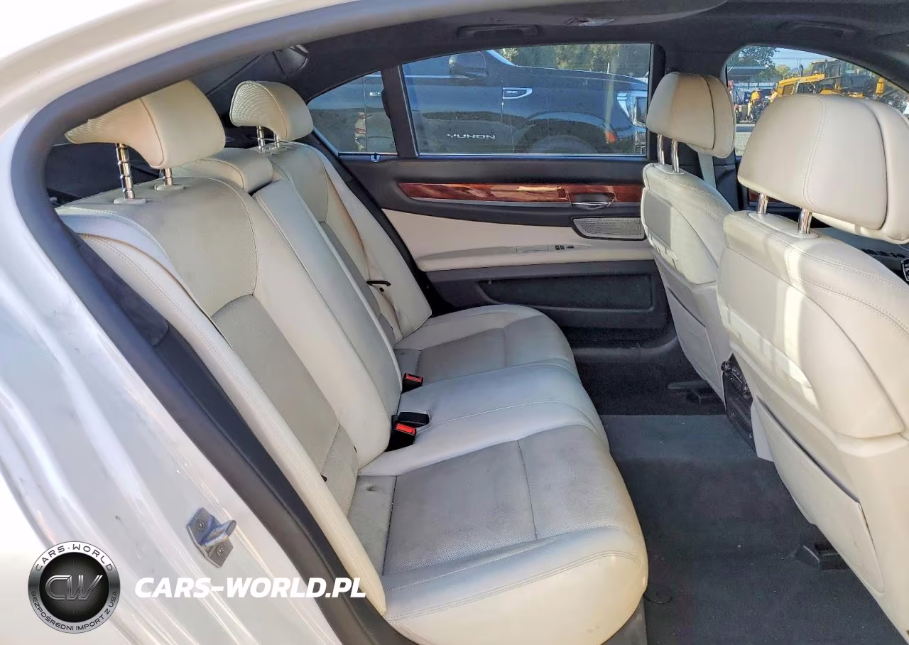 2015 BMW Alpina B7 VIN:WBAYE8C55FD136598 - 10