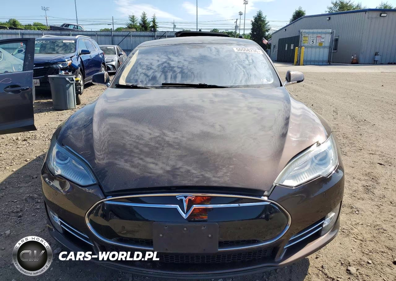 2014 Tesla Model S VIN:5YJSA1S12EFP52440 - 5