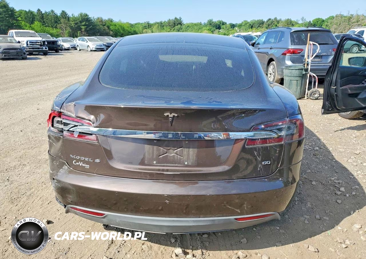 2014 Tesla Model S VIN:5YJSA1S12EFP52440 - 6