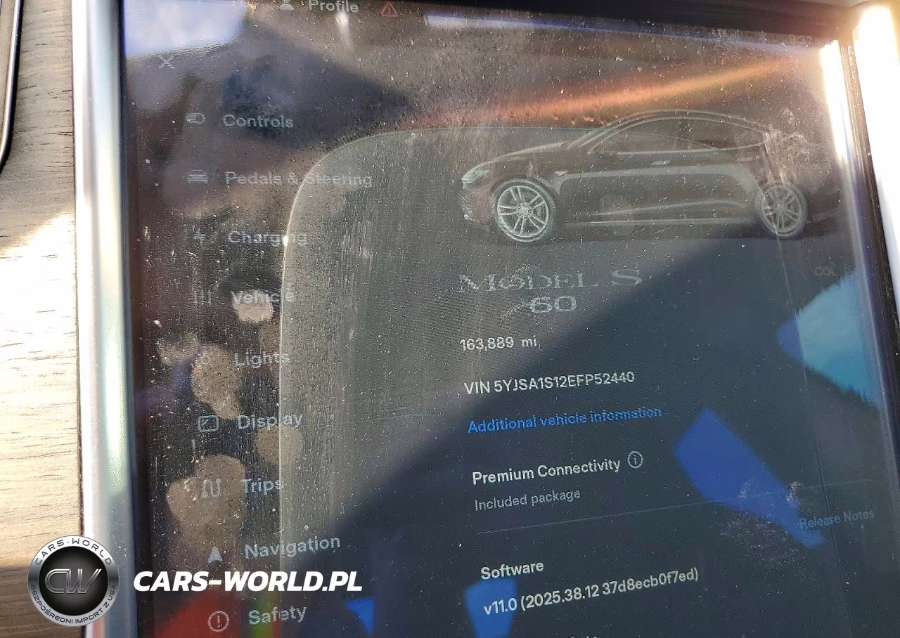 2014 Tesla Model S VIN:5YJSA1S12EFP52440 - 9