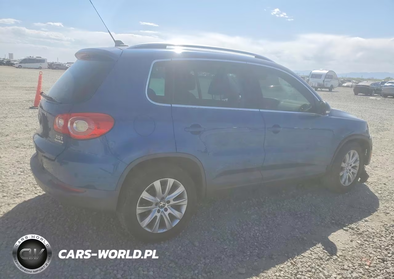 2010 Volkswagen Tiguan Se VIN:WVGBV7AX6AW000979 - 3