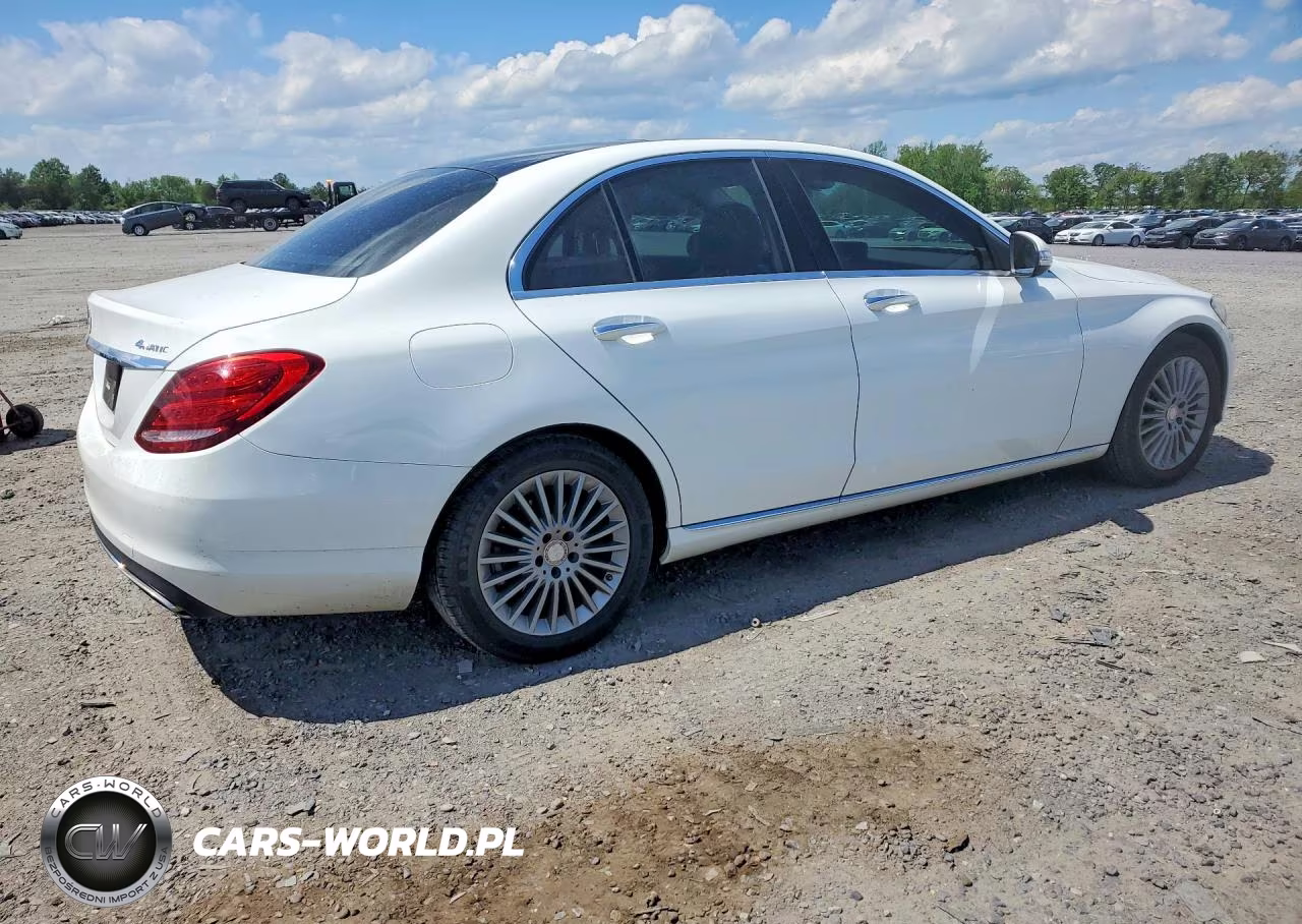 2015 Mercedes-Benz C 300 4Matic VIN:55SWF4KB4FU049970 - 3