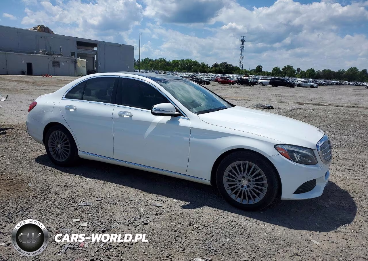 2015 Mercedes-Benz C 300 4Matic VIN:55SWF4KB4FU049970 - 4
