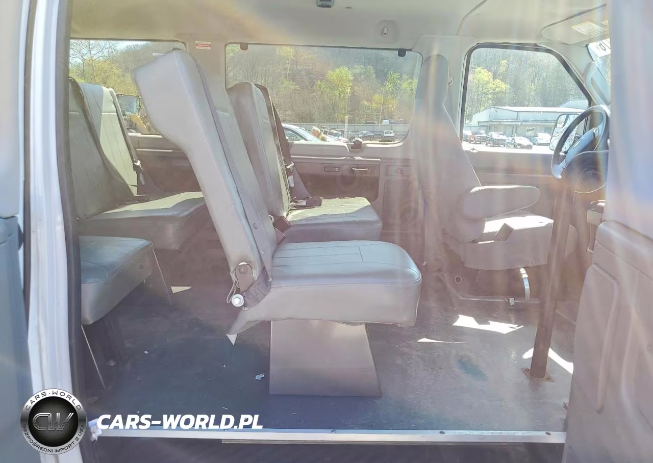 2013 Ford Econoline E150 Wagon VIN:1FDNE1BW8DDA97330 - 11