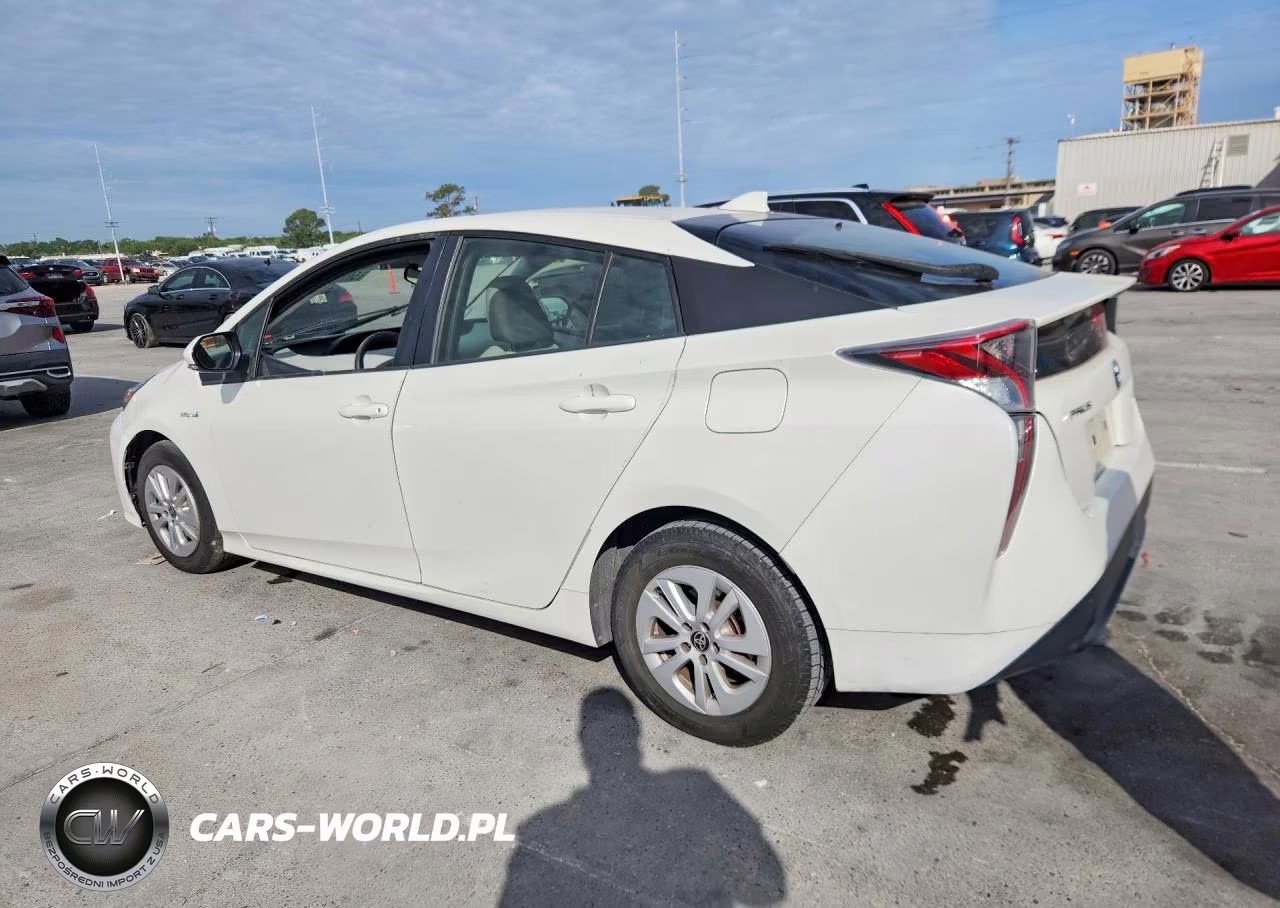 2016 Toyota Prius Two VIN:JTDKBRFUXG3005796 - 2