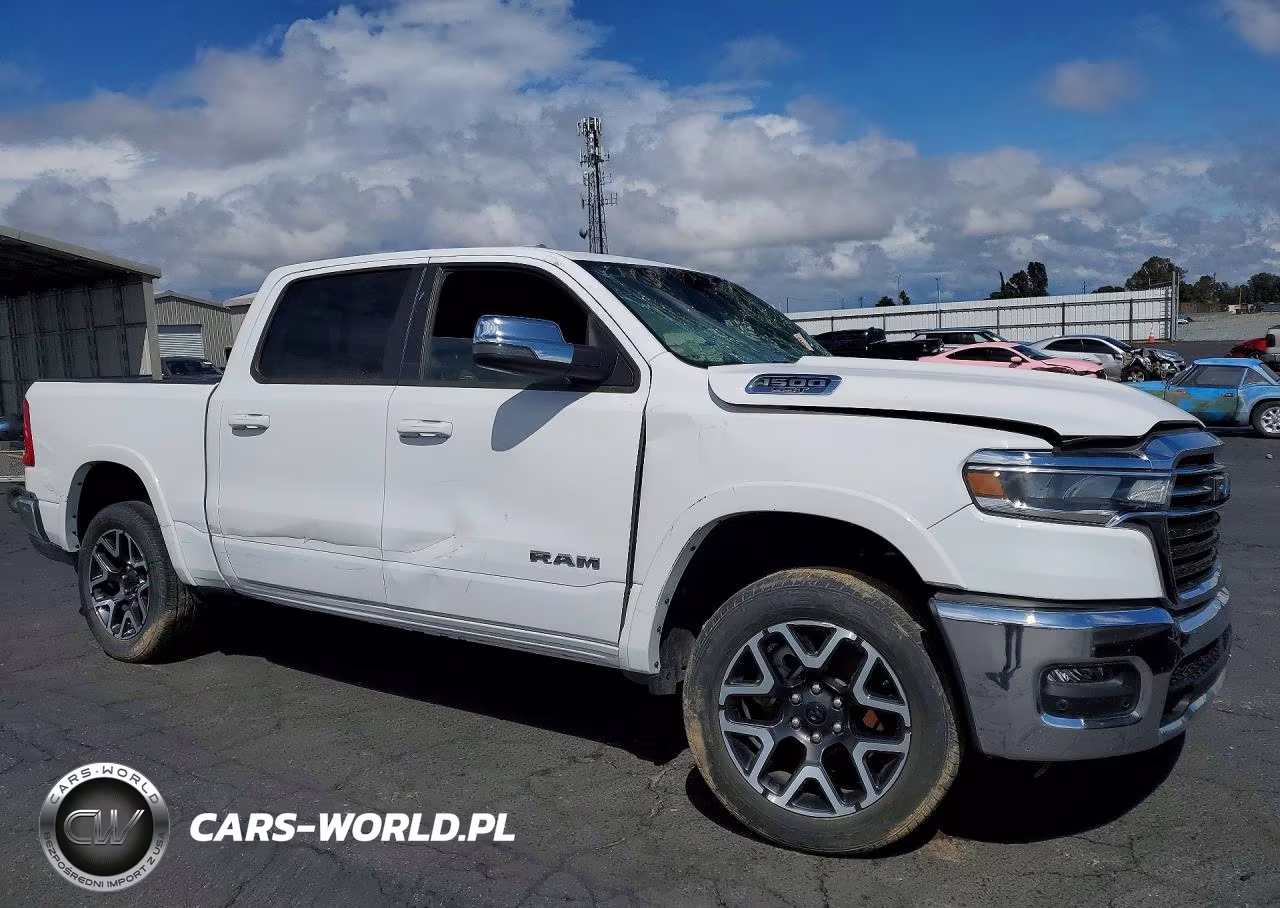 2025 Ram 1500 Laramie VIN:1C6SRFJP2SN567773 - 4
