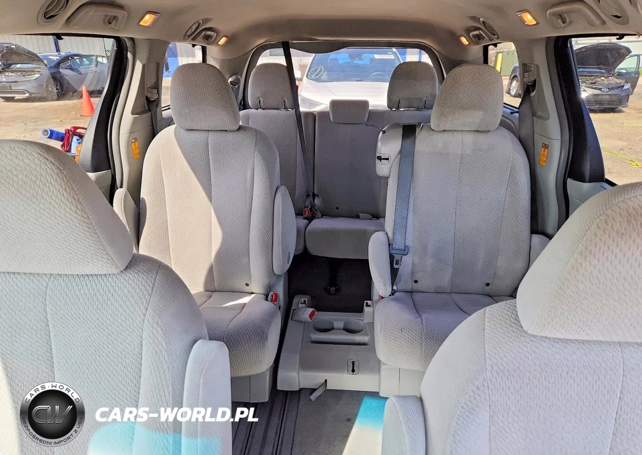 2013 Toyota Sienna Le VIN:5TDKK3DCXDS398703 - 10