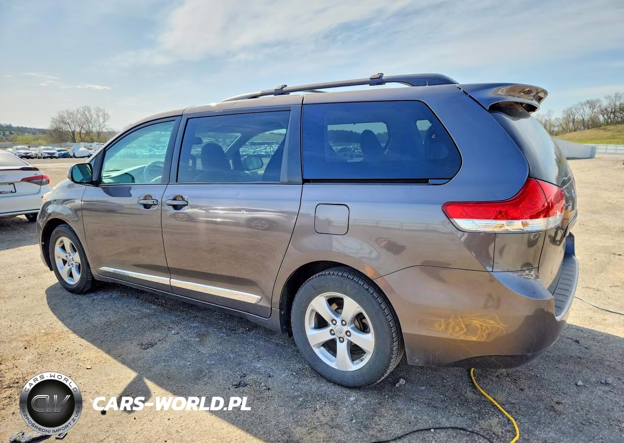 2013 Toyota Sienna Le VIN:5TDKK3DCXDS398703 - 2