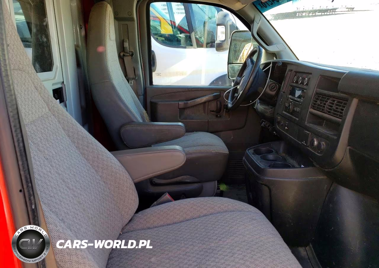 2017 GMC Savana Cutaway G3500 VIN:1GD07RFG7H1131741 - 8